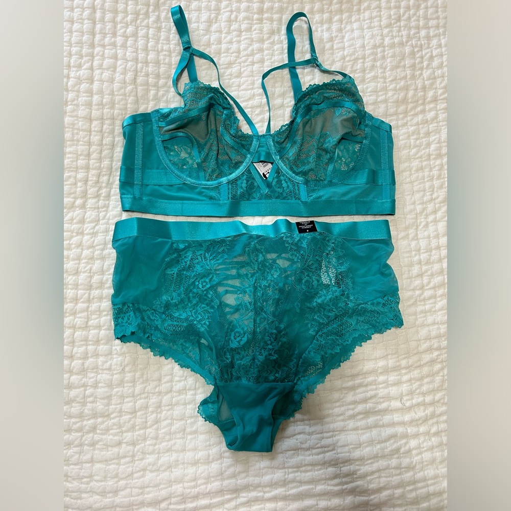 NWT Torrid Retro Ribbon Cutout Longline Bra + Panties